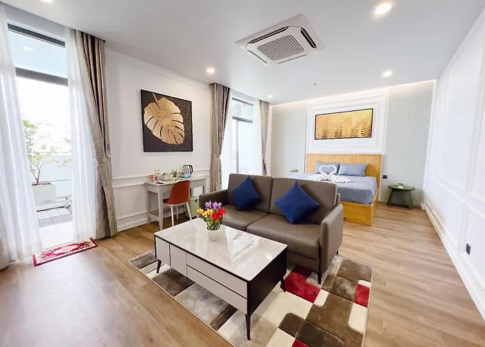 Khách sạn hẻo lánh Lam's 4*