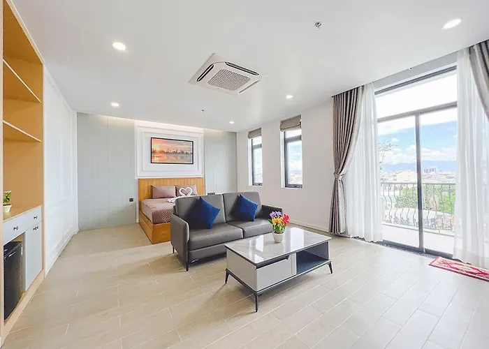 Khách sạn hẻo lánh Lam's 4*